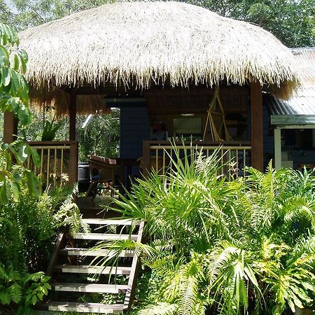 Mango Tourist Hostel Hervey Bay Buitenkant foto