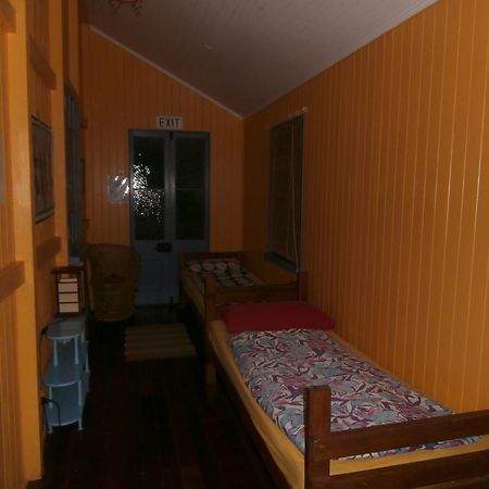 Mango Tourist Hostel Hervey Bay Kamer foto