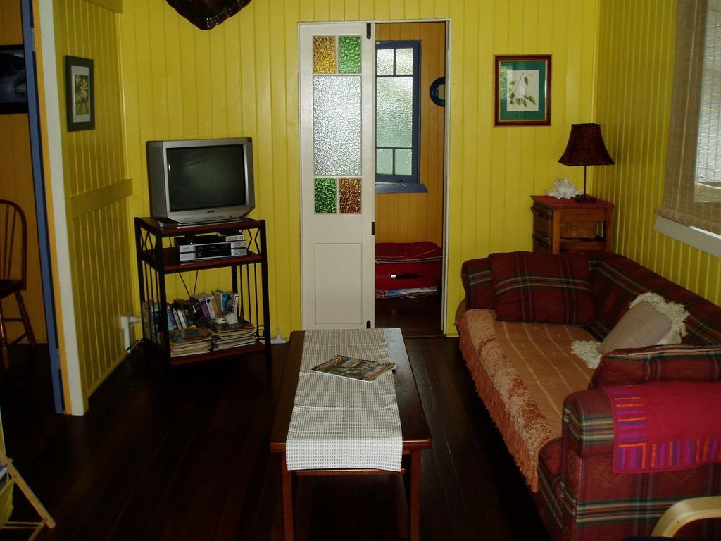 Mango Tourist Hostel Hervey Bay Buitenkant foto
