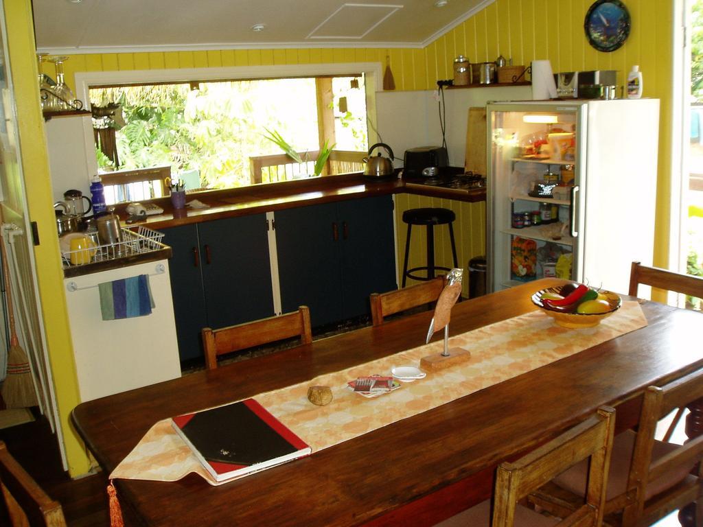 Mango Tourist Hostel Hervey Bay Buitenkant foto